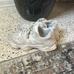 New Balance 9060 Grey/White Womens Size 8 Mens 6.5